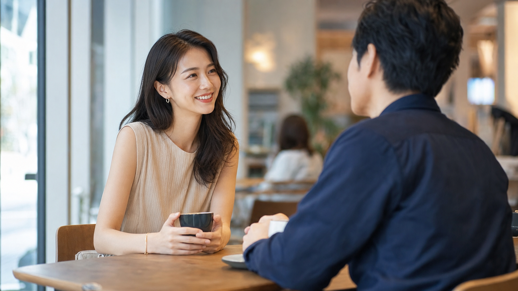 身長より会話の雰囲気が伝わるカフェデートのイメージ